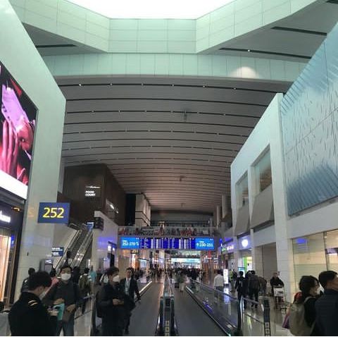 covid case in south korea airport